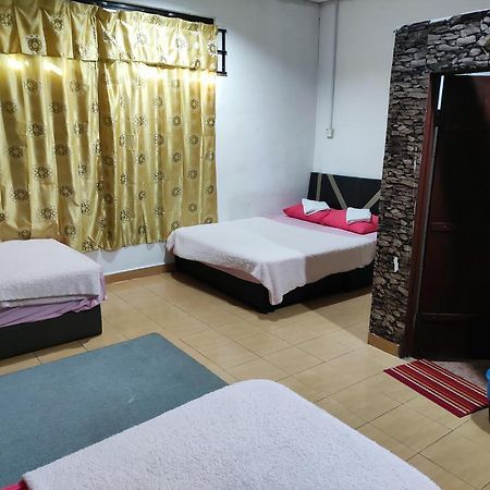 Kencana Guest House Pantai Cenang  Luaran gambar
