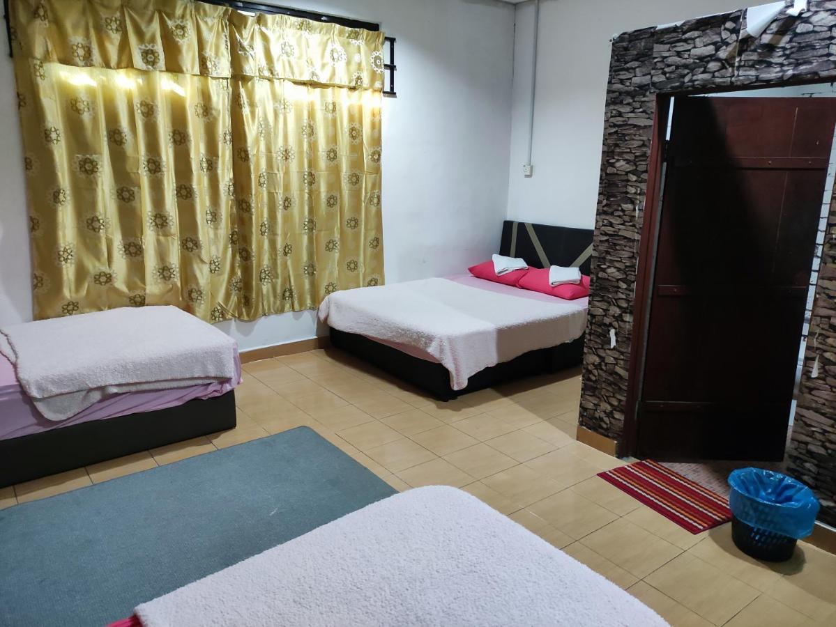 Kencana Guest House Pantai Cenang  Luaran gambar