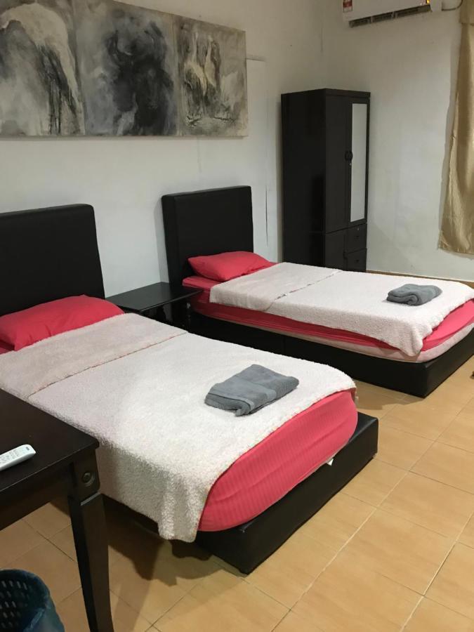 Kencana Guest House Pantai Cenang  Luaran gambar