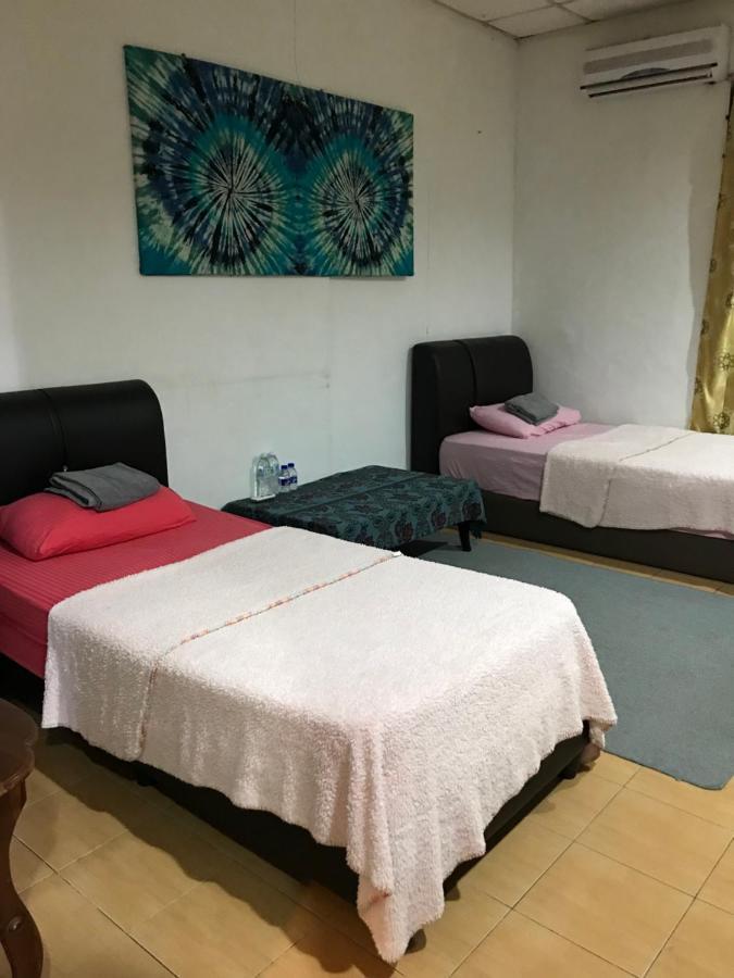 Kencana Guest House Pantai Cenang  Luaran gambar